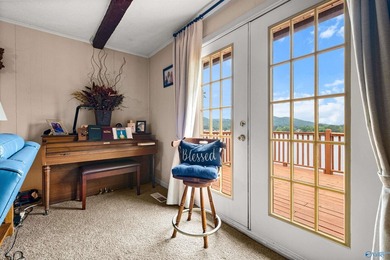 Waterfront living in Southside! This 4BR/3BA ranch home offers - photo 28