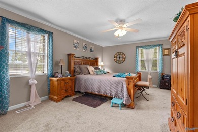 Waterfront living in Southside! This 4BR/3BA ranch home offers - photo 29
