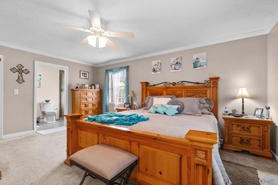 Waterfront living in Southside! This 4BR/3BA ranch home offers - photo 30