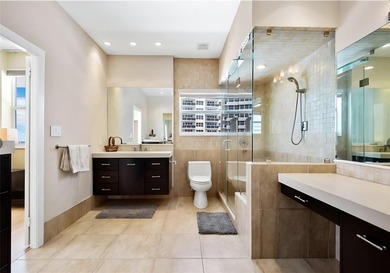 THIS SPECTACULAR PH WITH SPECTACULAR VIEWS AND EXPANSIVE - photo 32