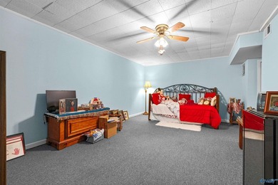 Waterfront living in Southside! This 4BR/3BA ranch home offers - photo 42