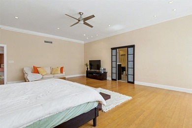 THIS SPECTACULAR PH WITH SPECTACULAR VIEWS AND EXPANSIVE - photo 44