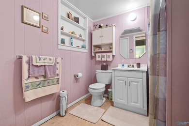 Waterfront living in Southside! This 4BR/3BA ranch home offers - photo 45