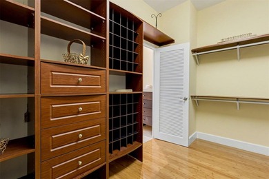 THIS SPECTACULAR PH WITH SPECTACULAR VIEWS AND EXPANSIVE - photo 45