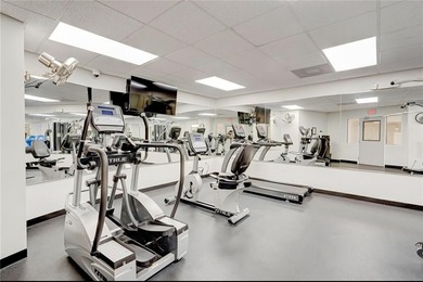 THIS SPECTACULAR PH WITH SPECTACULAR VIEWS AND EXPANSIVE - photo 50