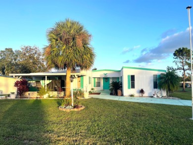 Lake Home For Sale in Grand Island, Florida