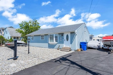 Waterfront Living Reimagined - Under $1Mpletely remodeled top to - photo 38