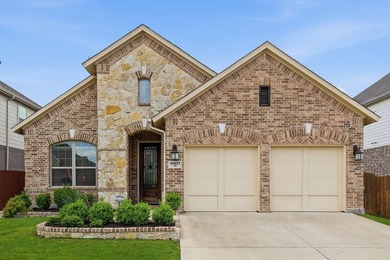 Seventeen Lakes  Home Sale Pending in Fort Worth Texas