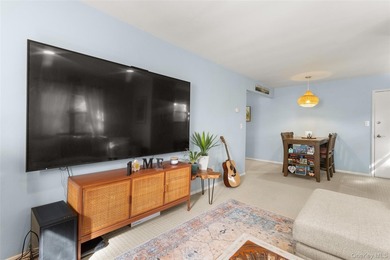 Why rent when you can own in the heart of Amityville Village! - photo 4