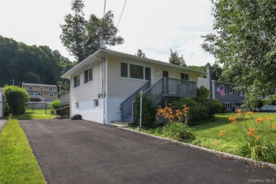 (private lake, pond, creek) Home For Sale in Cortlandt Manor New York