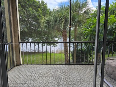 (private lake, pond, creek) Condo For Sale in Lauderhill Florida