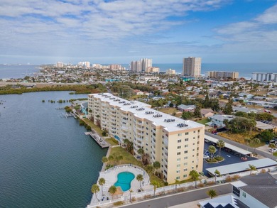 (private lake, pond, coastal) Condo For Sale in Port Orange Florida