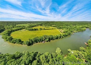 PRICE IMPROVEMENT! Welcome to your dream sanctuary, an inviting - photo 4