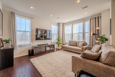 Meadow Ridge, beautiful townhomes in Aurora in school district - photo 7