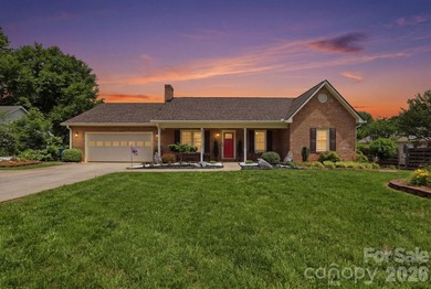 Welcome to this stunning all brick home in Hunters Creek Estates - photo 1