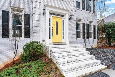 Chapel Hills presents this beautifully appointed traditional - photo 3