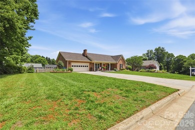 Welcome to this stunning all brick home in Hunters Creek Estates - photo 4