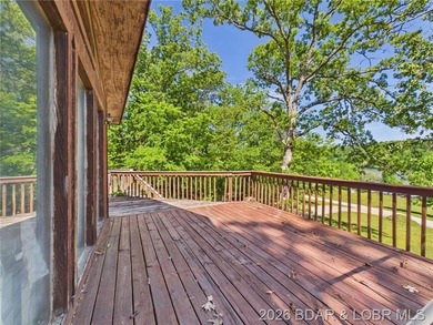 Stunning lake views and immense value await at this 5-bed - photo 5