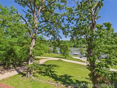 Stunning lake views and immense value await at this 5-bed - photo 6