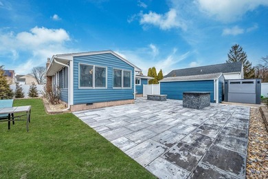 Discover 6 Rugby Drive in Shirley with stunning WATERVIEWS of - photo 11