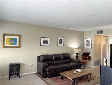 Lake Condo Sale Pending in Vero Beach, Florida