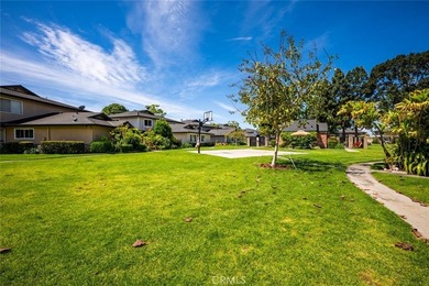 Welcome to this newly updated 2 bedroom/1 bath condo in the - photo 24