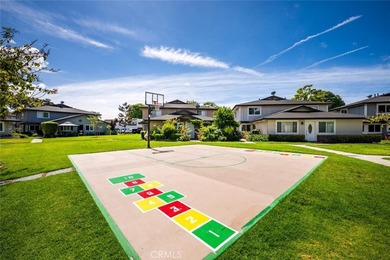 Welcome to this newly updated 2 bedroom/1 bath condo in the - photo 26