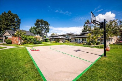 Welcome to this newly updated 2 bedroom/1 bath condo in the - photo 27