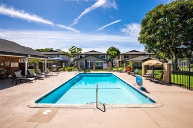 Welcome to this newly updated 2 bedroom/1 bath condo in the - photo 31