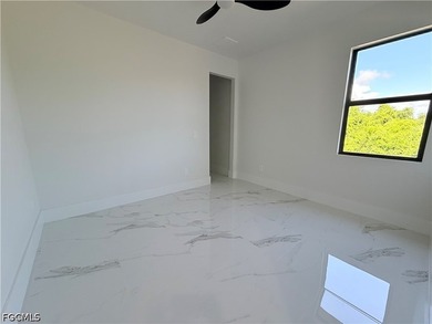 ***Brand-new modern construction home with a sleek minimalist - photo 33