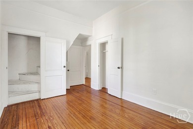 Charming, historic renovation, c. 1913, located in the heart of - photo 33