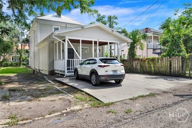 Charming, historic renovation, c. 1913, located in the heart of - photo 42