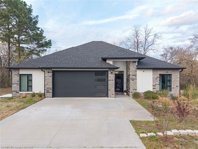 Welcome to this beautifully built 3-bedroom, 2-bathroom - photo 1