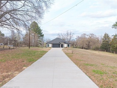 Welcome to this beautifully built 3-bedroom, 2-bathroom - photo 5