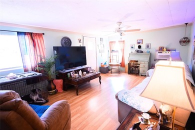 Private Florida Retreat on Nearly Half an Acre - Solar Powered - photo 6
