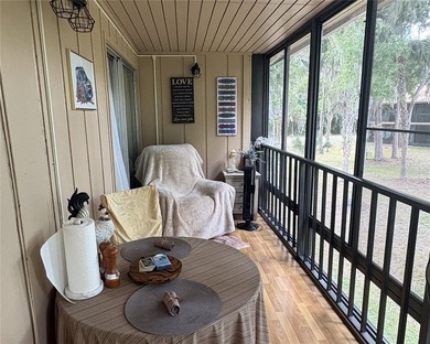 Welcome to this charming and incredibly well-maintained - photo 15