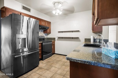 SHORT SALE. Spacious and hard to find 3-bedroom townhome end - photo 10