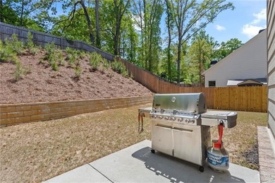 Welcome to this beautifully maintained 5-bedroom, 4-bathroom - photo 7