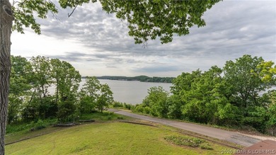 Check out that View! This beautifully maintained 3-bedroom - photo 2