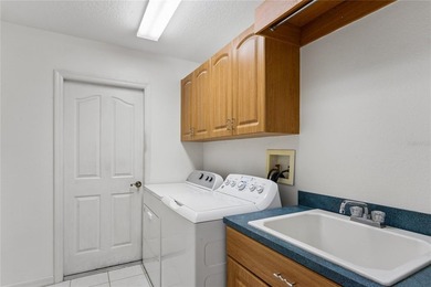 Virtually Staged. Welcome home to this spacious 4-bedroom - photo 9