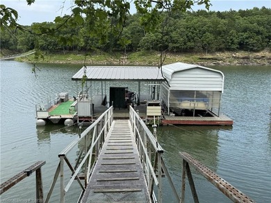 Dream property awaits! This 3 bedroom 2 bath custom built - photo 4