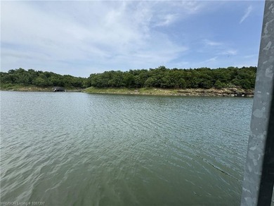 Dream property awaits! This 3 bedroom 2 bath custom built - photo 6