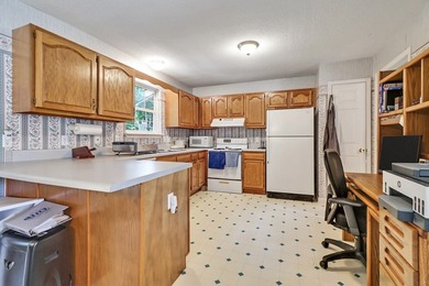Consider the possibilities for this charming ranch in - photo 20