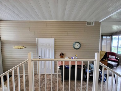 AMAZING 1500 SF BEAUTY INCLUDES A SPACIOUS ALL SEASONS ROOM! - photo 34