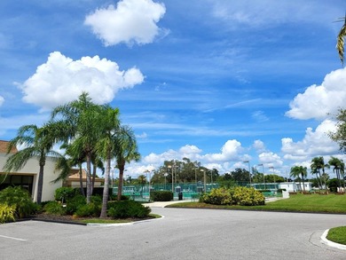 AMAZING 1500 SF BEAUTY INCLUDES A SPACIOUS ALL SEASONS ROOM! - photo 45