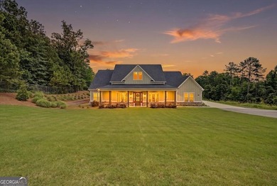 This gorgeous custom home in the desirable East Paulding - photo 2