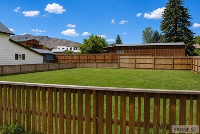 PHOTO EDIT STAGING: Charming two-story home with stunning - photo 6