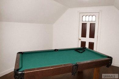 PHOTO EDIT STAGING: Charming two-story home with stunning - photo 10