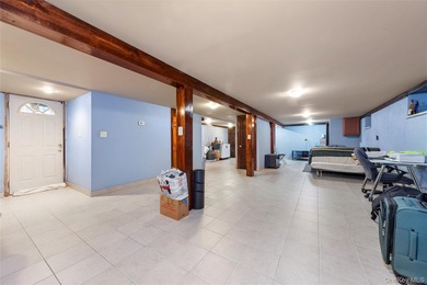 Discover refined comfort in this single-family home, perfectly - photo 13