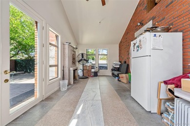 Discover refined comfort in this single-family home, perfectly - photo 15